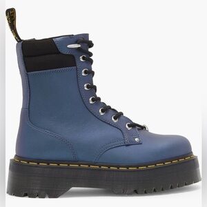 NWT DR. MARTENS Jadon HDW II Platform Boot
(Size 6 Women’s)